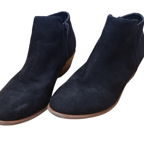 Wild Diva Black Faux Suede Black Ankle Booties size 6 - Picture 6 of 9